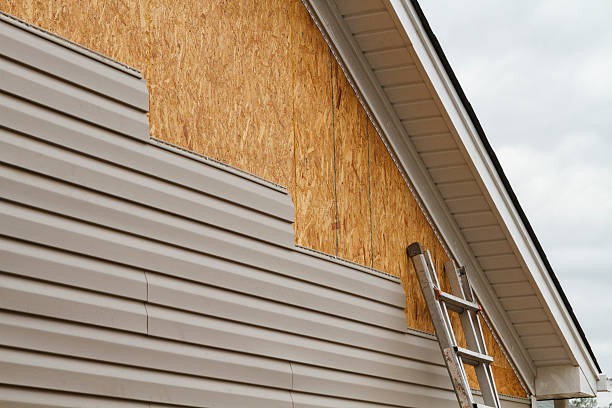 Professional Fiber Cement Siding technician working in Hiddenite, NC